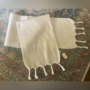 Original USA Fashion Apparel & Accessories Oversized Puffy Scarf w/Fringe NWT